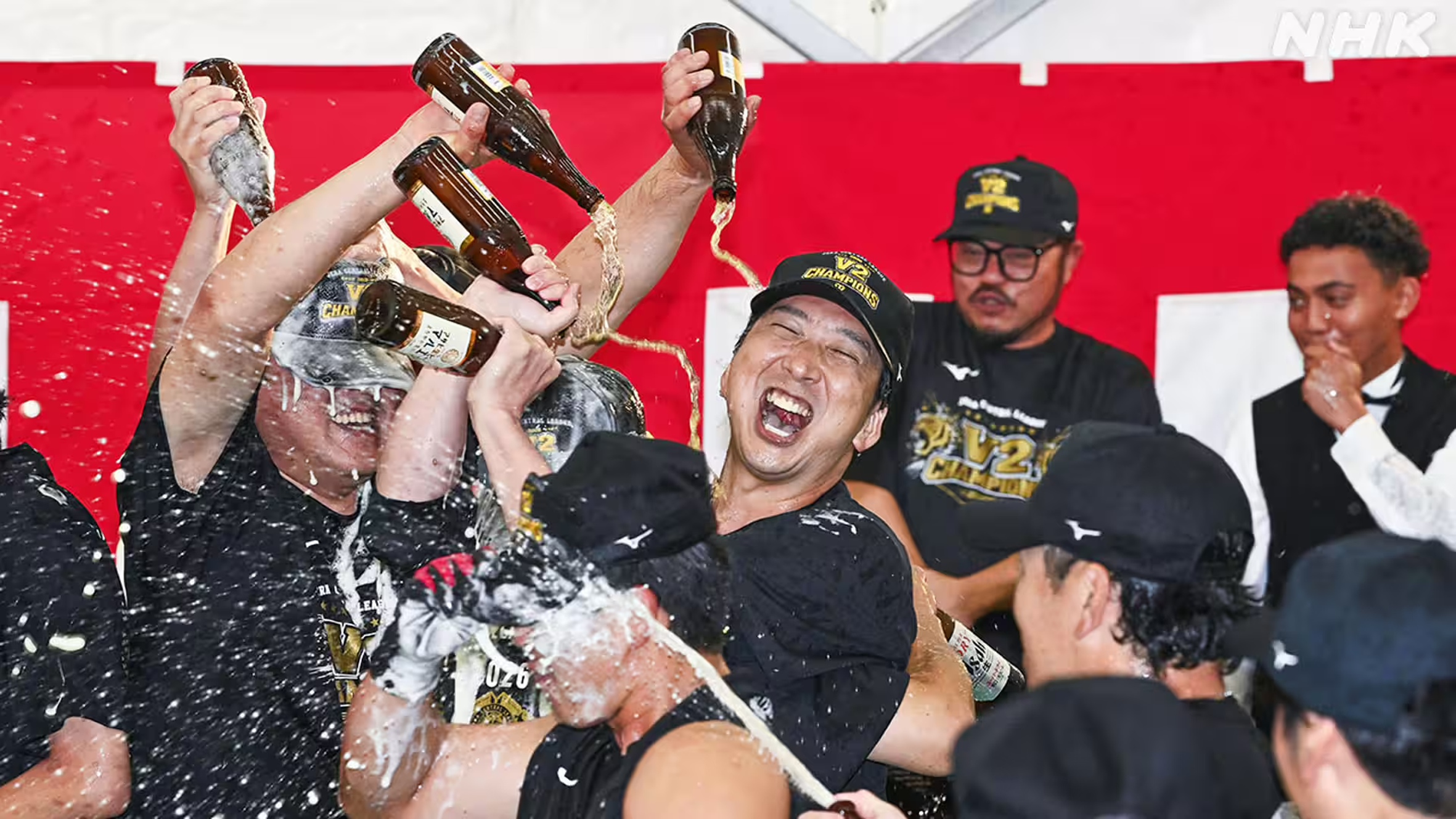 【NPB】阪神が球団史上初のセ・リーグ連覇達成！藤川球児監督が涙の戴冠―「選手たちを守れた」覚悟の采配と工藤の抑え抜擢で挑んだ頂点